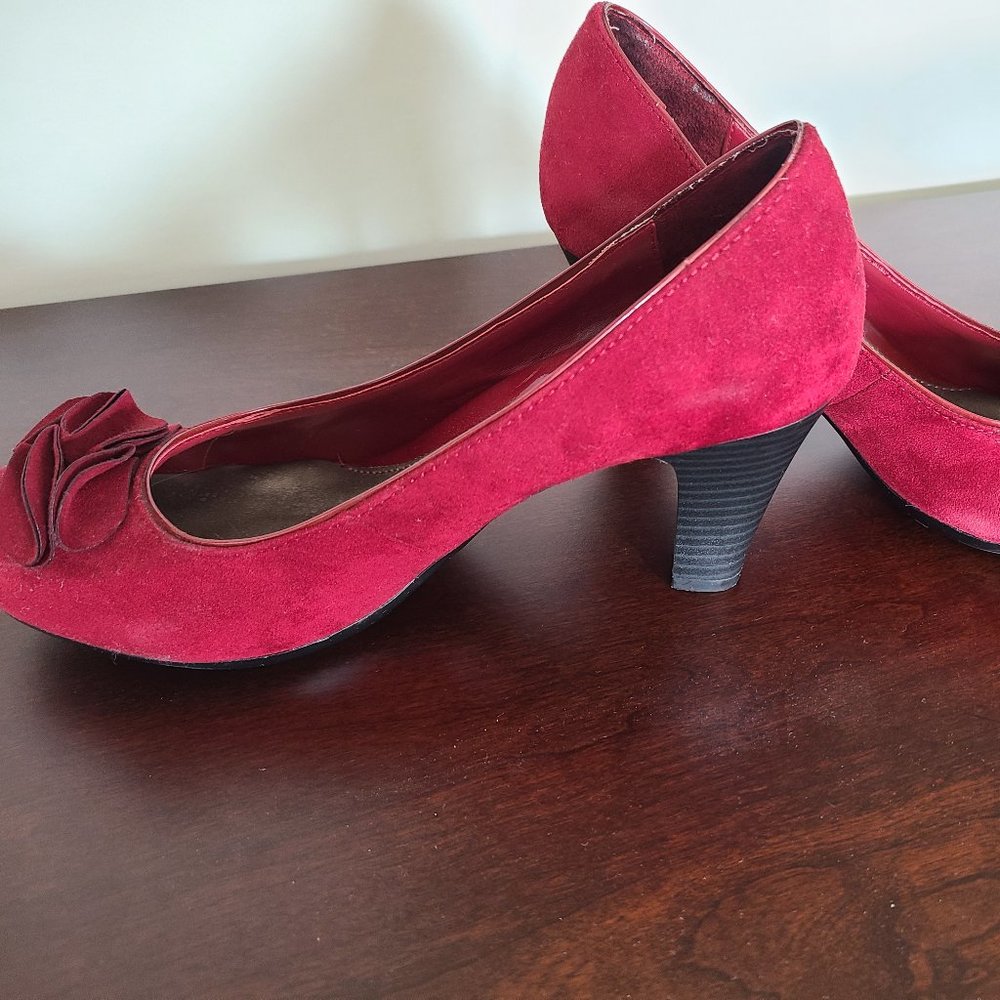 Croft & Barrow Sole (Sense)ability Red Suede Heels